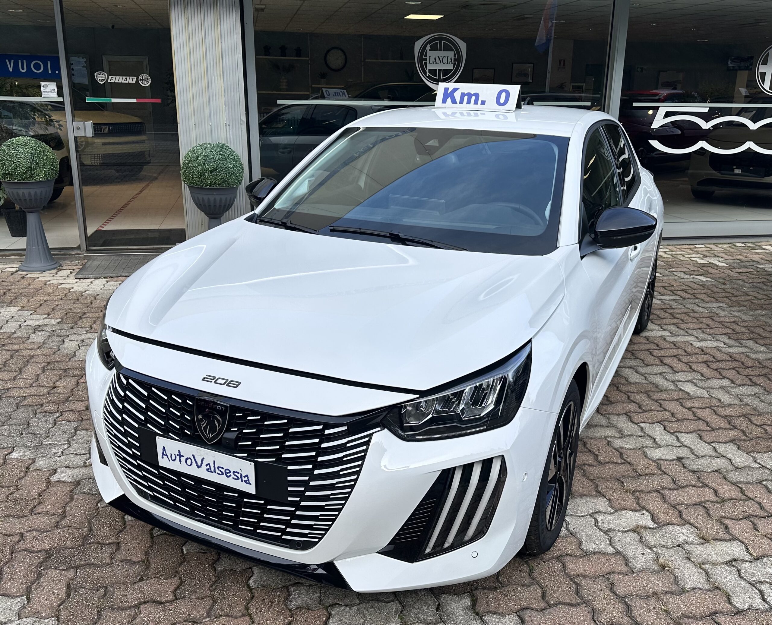 PEUGEOT 208 1.2 BENZINA ALLURE KM ZERO