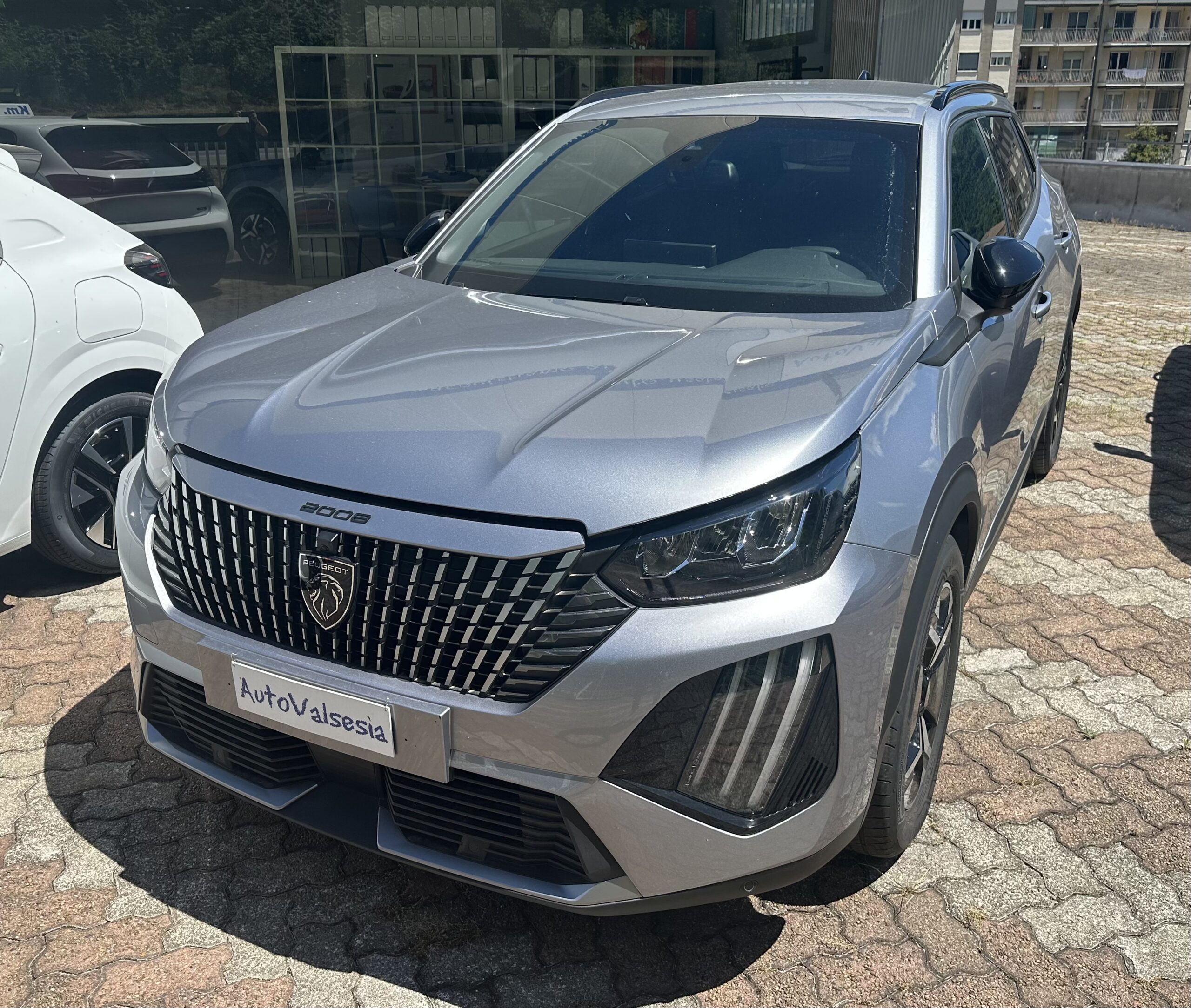 PEUGEOT 2008 1.2 BENZINA 100 CV ALLURE KM ZERO